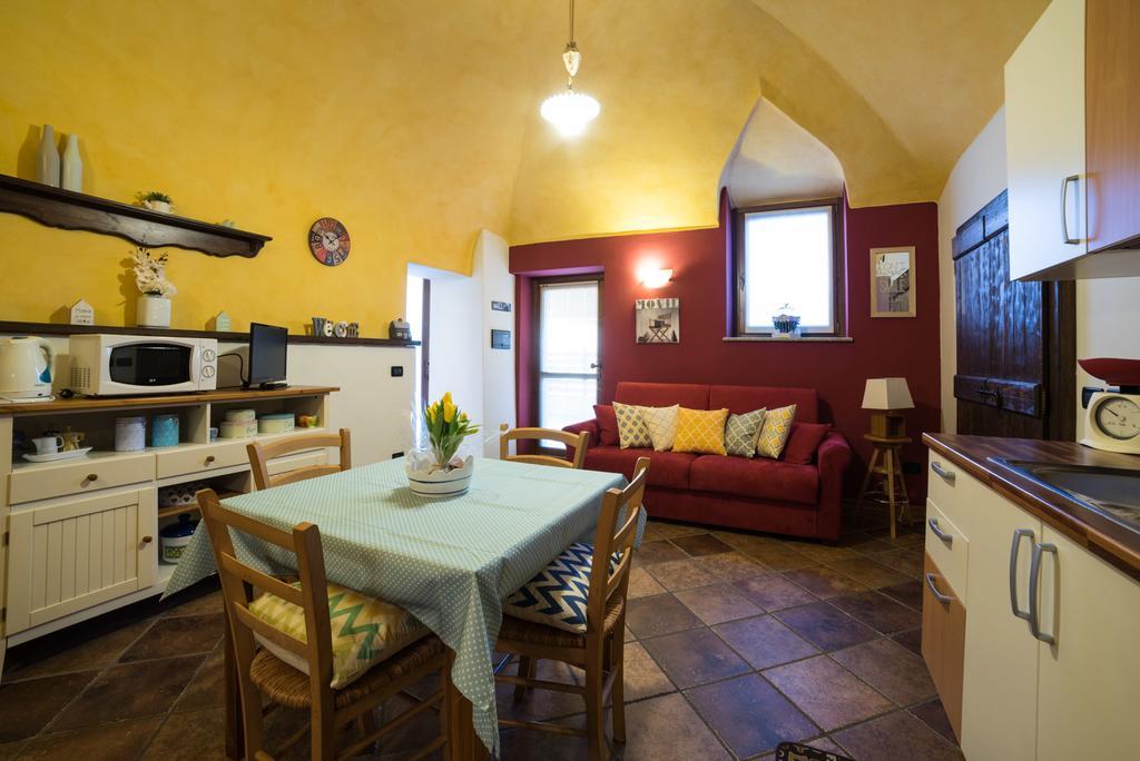 Casa Corte Alla Rocca Arona Exterior foto