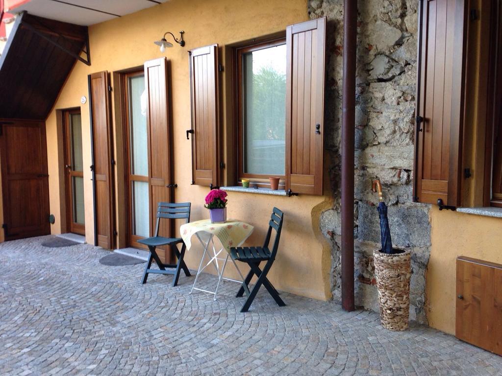 Casa Corte Alla Rocca Arona Exterior foto